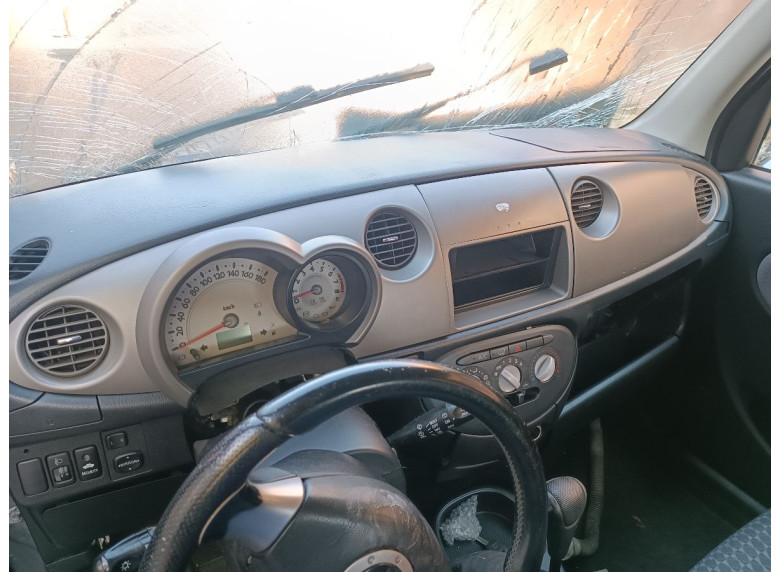 Панель передняя салона (торпедо) к Daihatsu Trevis, 2007г.