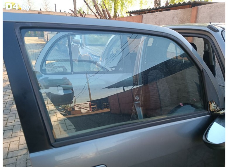 Стекло двери передней правой к Daihatsu Trevis undefined г.