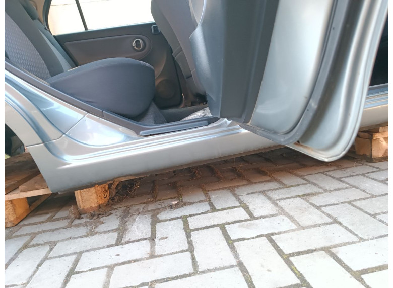 Порог правый к Daihatsu Trevis, 2007г.