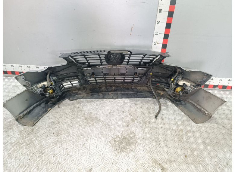 Бампер передний к Volkswagen Passat, 2007г.