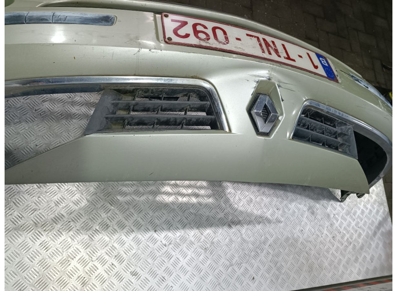 Бампер передний к Renault Laguna, 2005г.