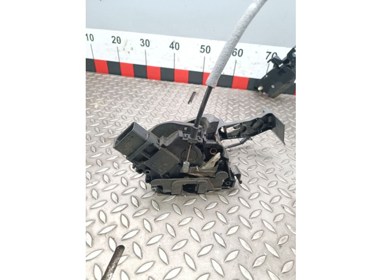 Замок двери задней правой к Ford S-Max