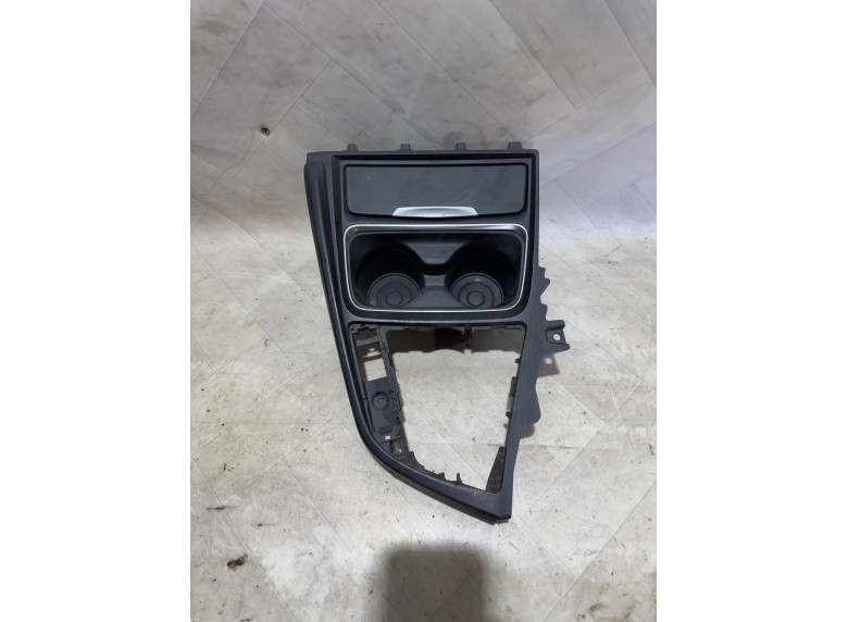 Подстаканник к BMW 3 F30/F31/GT F34, 2013г.