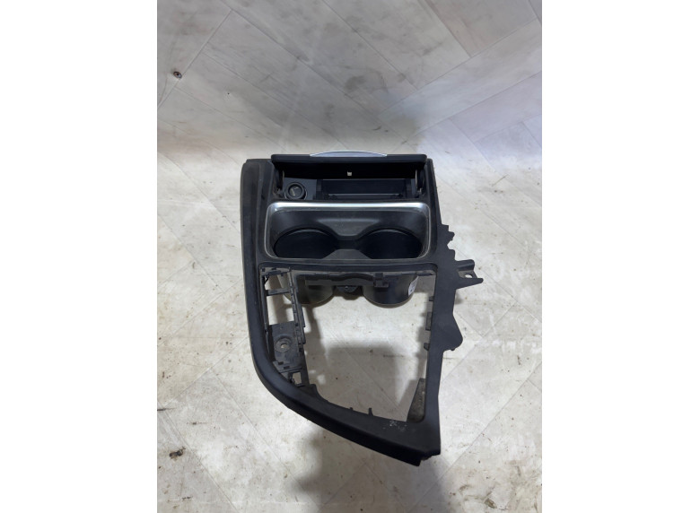 Подстаканник к BMW 3 F30/F31/GT F34, 2013г.