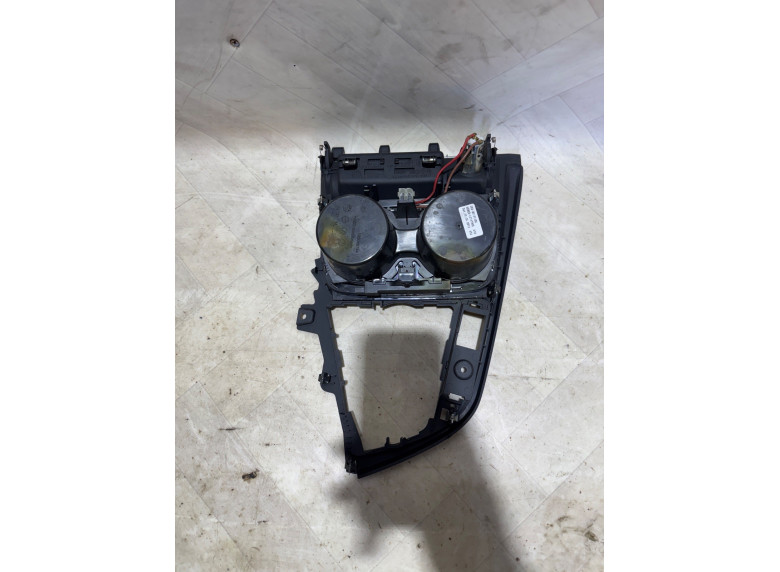 Подстаканник к BMW 3 F30/F31/GT F34, 2013г.