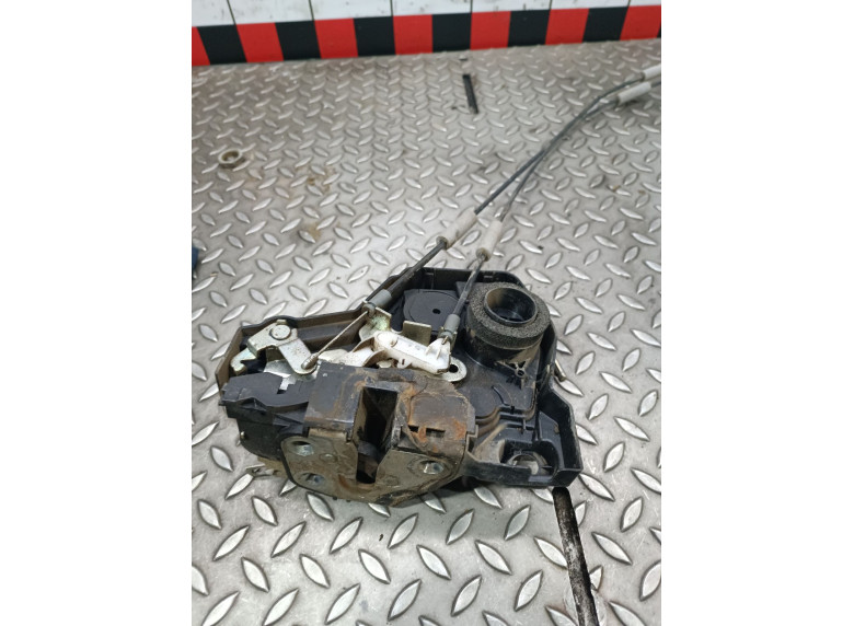 Замок двери передней правой к Geely Emgrand X7, 2015г.