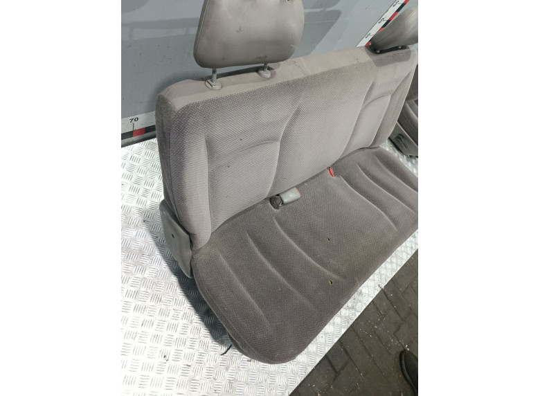 Сиденье заднее к Chrysler Voyager, 2001г.