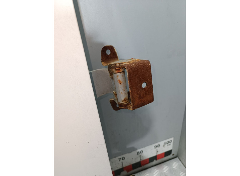 Петля двери задней правой к Nissan Atlas, 2005г.