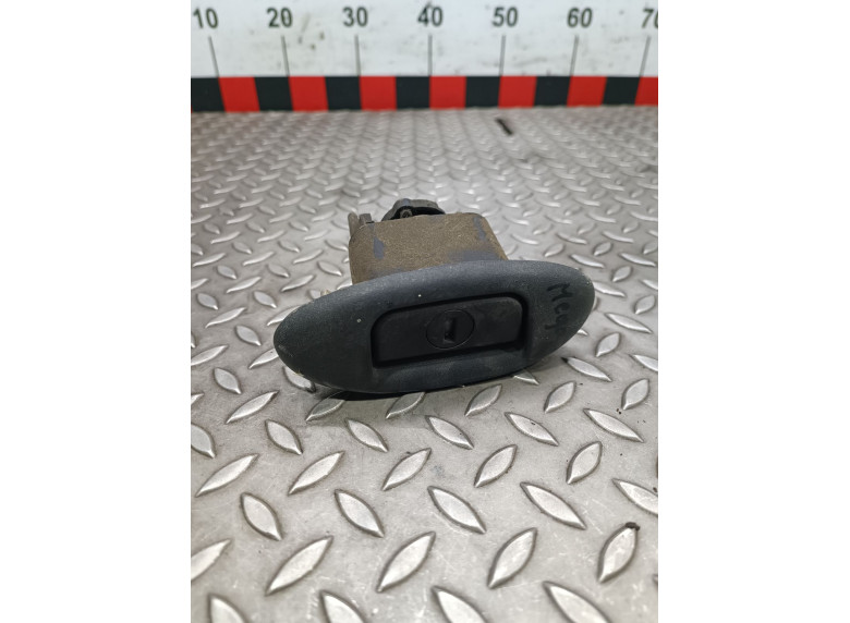 Кнопка открытия багажника к Renault Megane, 1998г.
