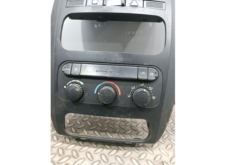 Блок управления печки/климат-контроля к Dodge Caravan, 2001г.