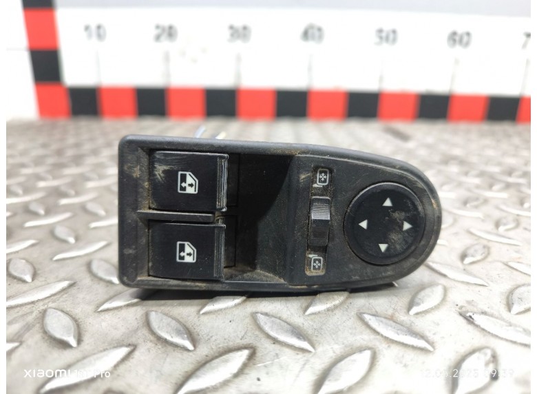 Блок управления стеклоподъемниками к Lada Granta