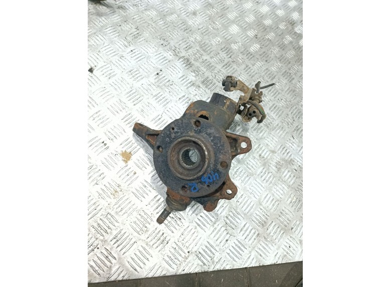 Кулак поворотный правый к Peugeot 406