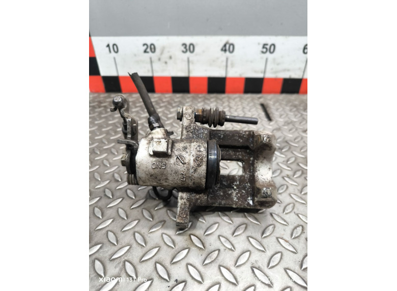 Суппорт задний правый к Volkswagen Golf, 2006г.