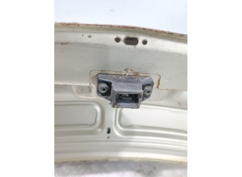 Замок багажника к Dacia Logan