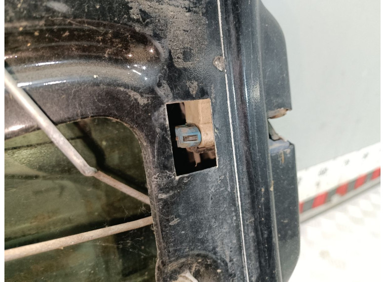 Замок двери передней правой к Chevrolet Tahoe, 2001г.