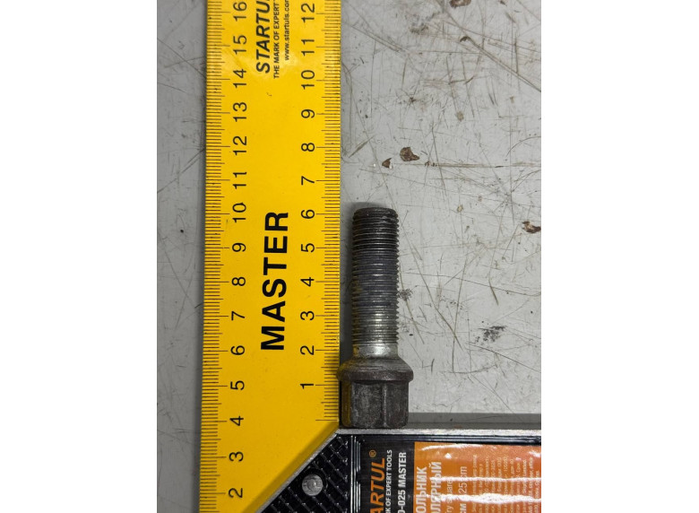 Болт колесный к Audi A4, 2014г.