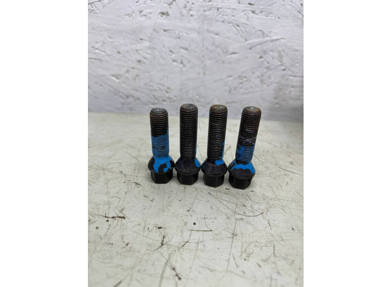 Болт колесный к Audi A4, 2014г.