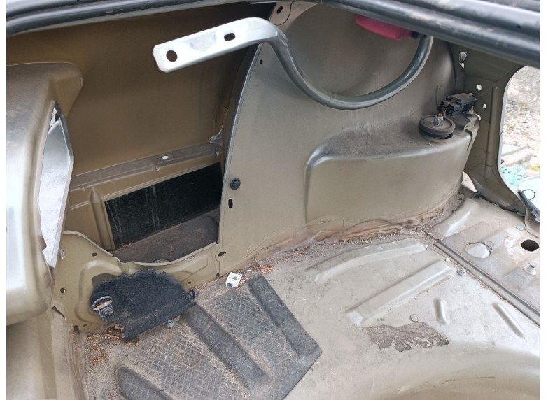 Четверть задняя левая к Четверть задняя левая к Peugeot 406 undefined г. 406