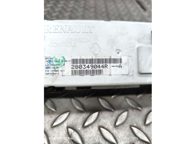 Дисплей к Renault Megane, 2010г.