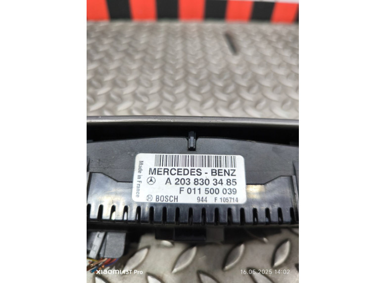Блок управления печки/климат-контроля к Mercedes C W203, 2005г.