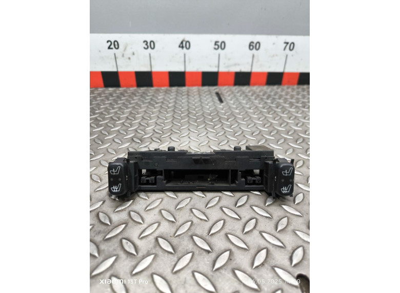 Кнопка подогрева сидений к Mercedes E W210, 2000г.