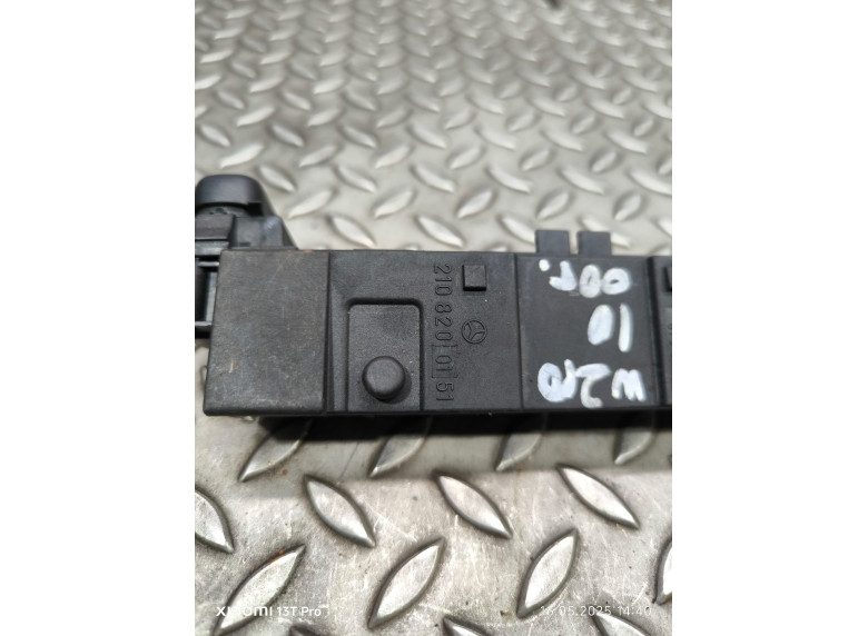 Кнопка подогрева сидений к Mercedes E W210, 2000г.