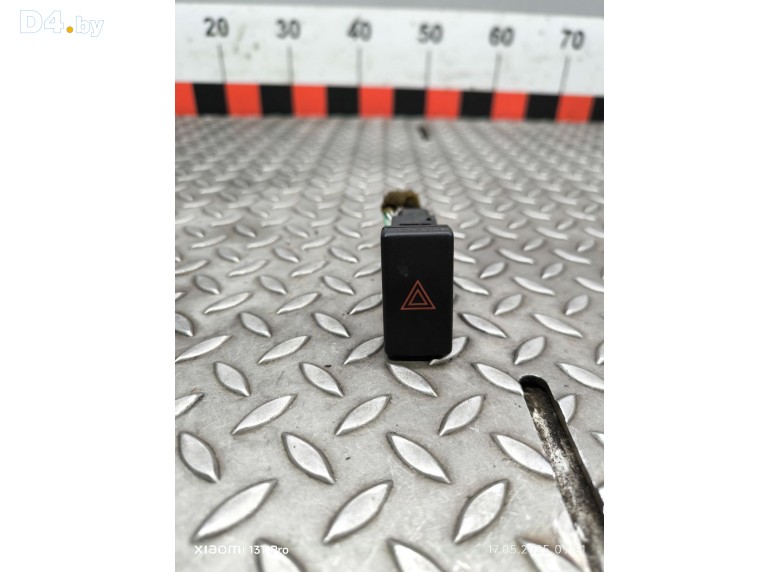 Кнопка аварийной сигнализации к Toyota Avensis undefined г.