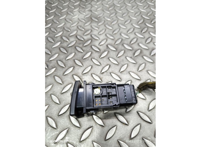 Кнопка аварийной сигнализации к Кнопка аварийной сигнализации к Toyota Avensis undefined г. Avensis