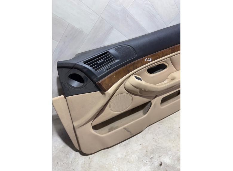 Обшивка двери передней правой (дверная карта) к BMW 5 E39, 2001г.