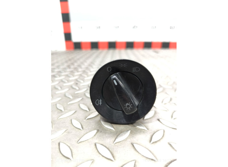 Переключатель света к Volkswagen Golf, 2001г.