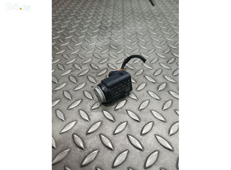 Датчик парктроника к Mercedes CW203 undefined г.