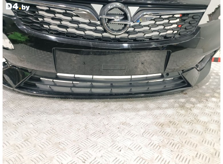 Заглушка (решетка) в бампер передний к Opel Astra undefined г.