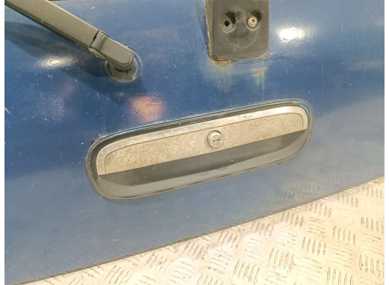 Кнопка открытия багажника к Kia Sportage