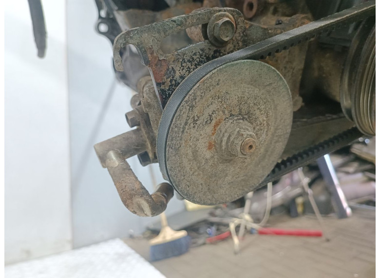 Насос гидроусилителя руля к Kia Sportage, 1998г.