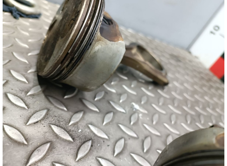 Поршень к BMW 7 E65/E66, 2005г.