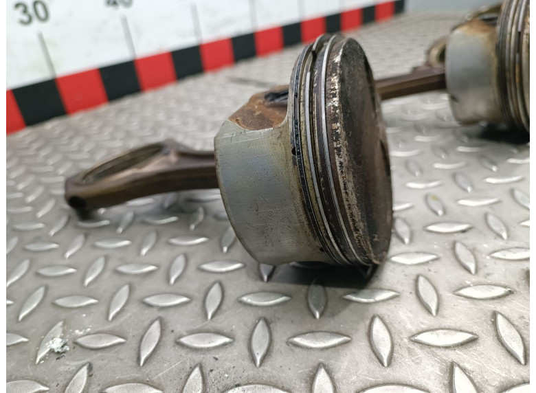 Поршень к BMW 7 E65/E66, 2005г.