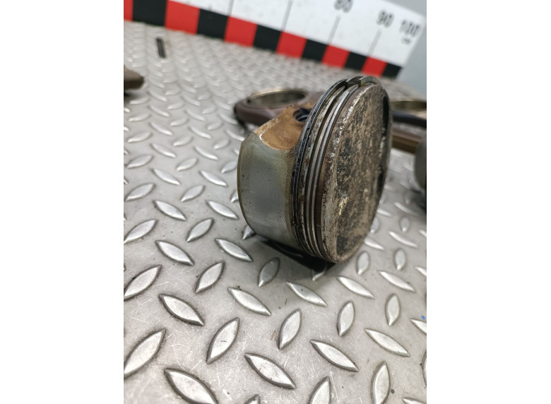 Поршень к BMW 7 E65/E66, 2005г.