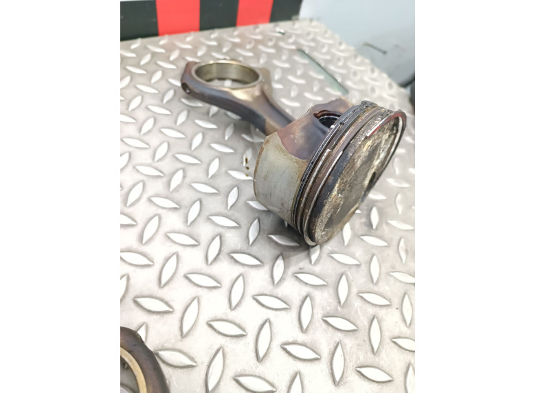 Поршень к BMW 7 E65/E66, 2005г.