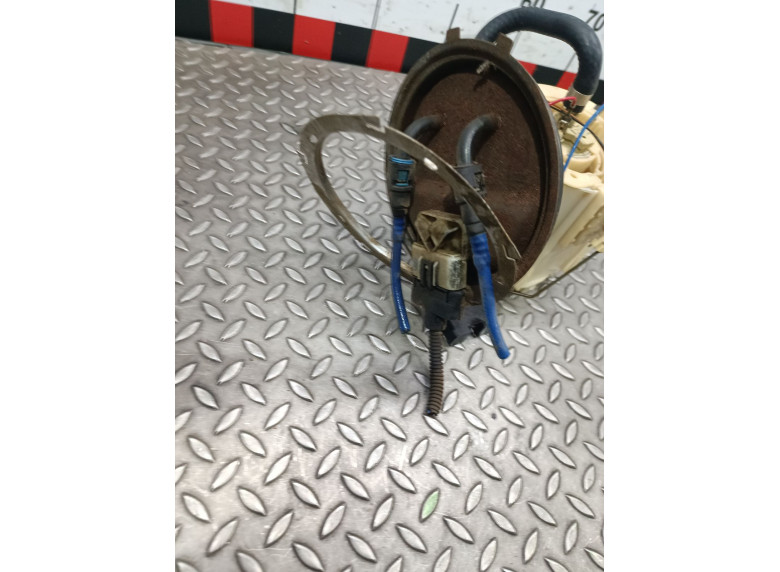 Насос топливный к Opel Vectra, 1998г.