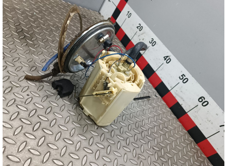 Насос топливный к Opel Vectra, 1998г.