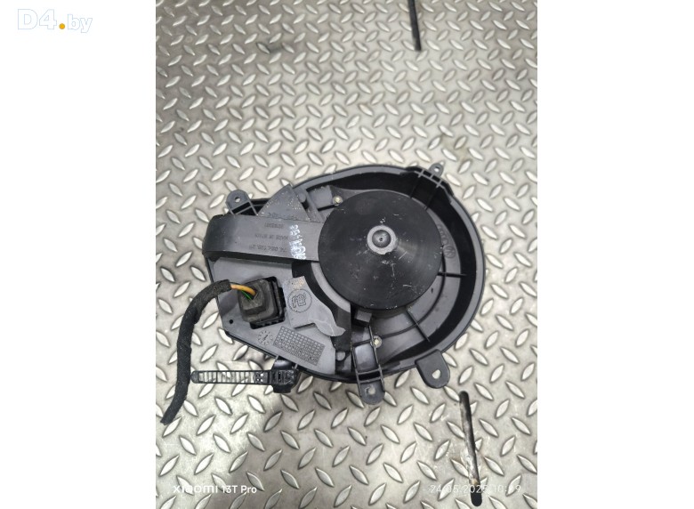 Моторчик печки к Volkswagen Passat undefined г.