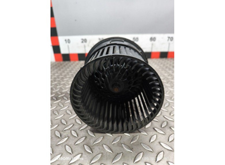 Моторчик печки к Моторчик печки к Peugeot 308 undefined г. 308