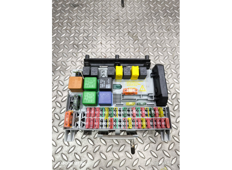 Блок предохранителей к Opel Vectra, 1998г.