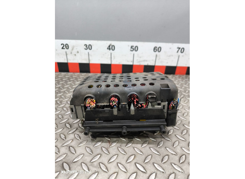 Блок предохранителей к Opel Vectra, 1998г.