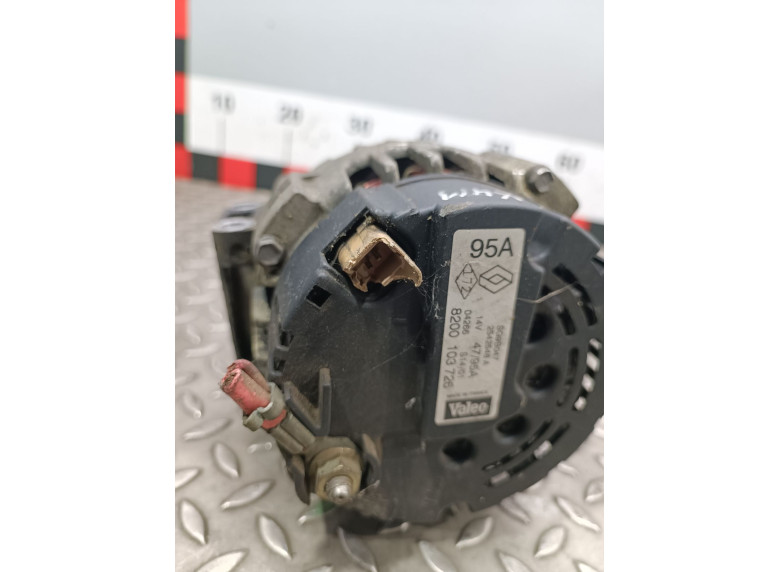 Генератор к Renault Scenic, 2000г.