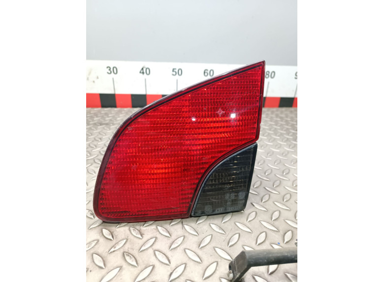 Фонарь крышки багажника правый к Peugeot 406, 2000г.