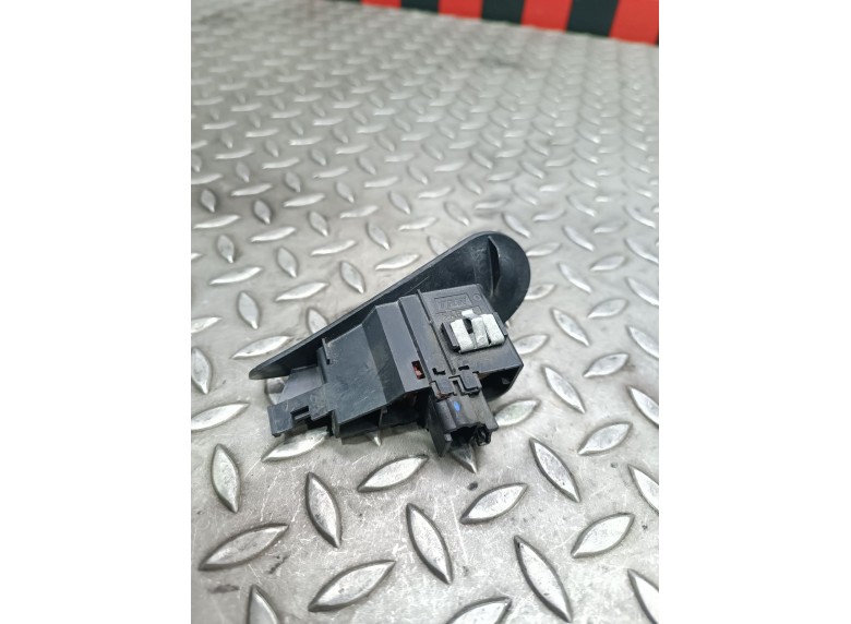 Кнопка аварийной сигнализации к Кнопка аварийной сигнализации к Peugeot 406 undefined г. 406