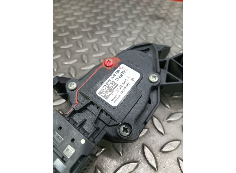 Педаль газа к Opel Astra, 2012г.