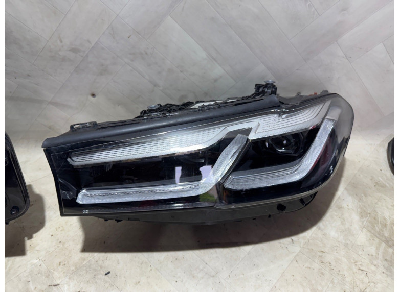 Фара передняя (комплект) к BMW M5 F90, 2022г.