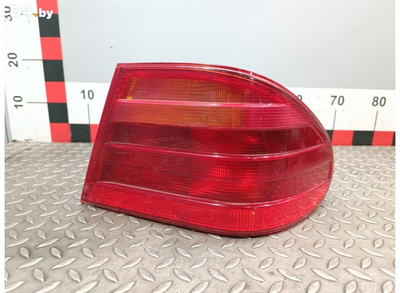 Фонарь задний правый к Mercedes EW210 undefined г.